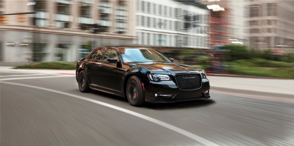 2023 Chrysler 300 - Gloss Black - City Driving