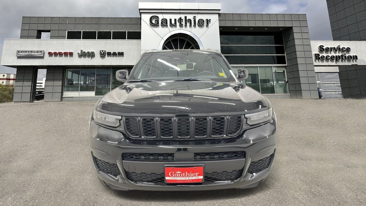 Used 2025 Jeep Grand Cherokee L Altitude