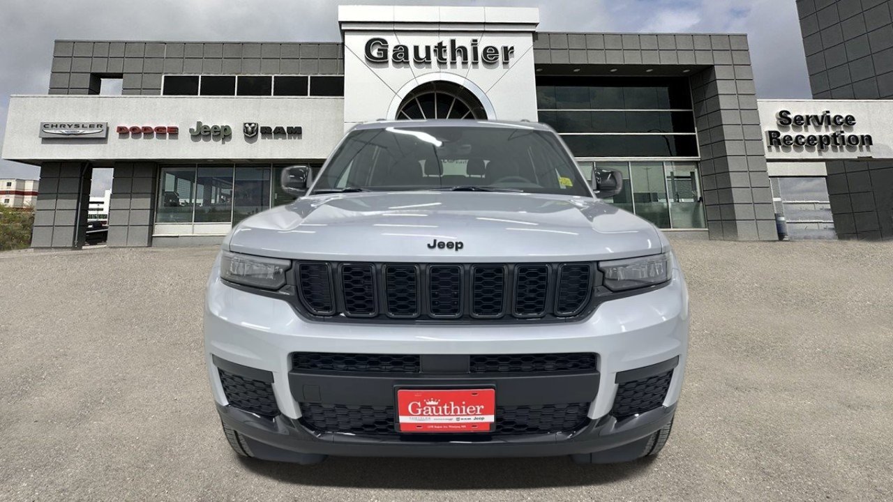 Used 2025 Jeep Grand Cherokee L Altitude