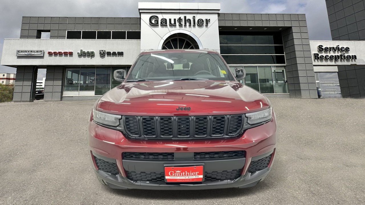 Used 2025 Jeep Grand Cherokee L Altitude
