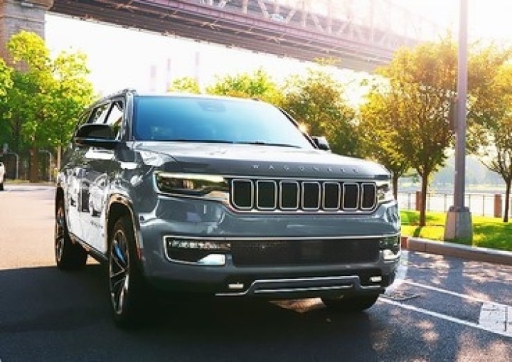2025 Jeep Wagoneer Brochure